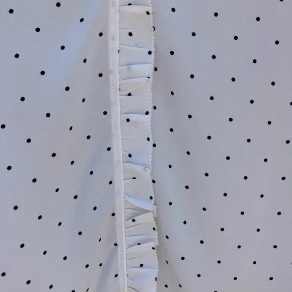 NWT Nordstrom Rack Ruffle Sleeveless White Pokadot Button Up Shirt - Picture 2 of 5